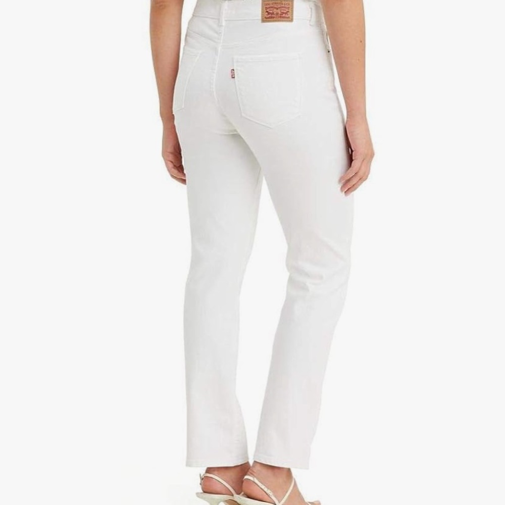White straight leg Levi jeans